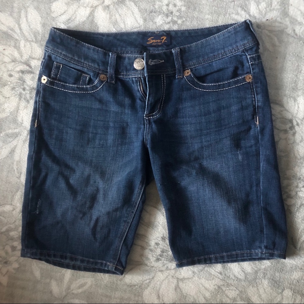 Bermuda jean shorts